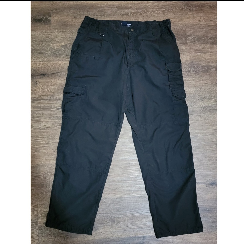Men’s 40/32 5.11 Black Tactical Pants